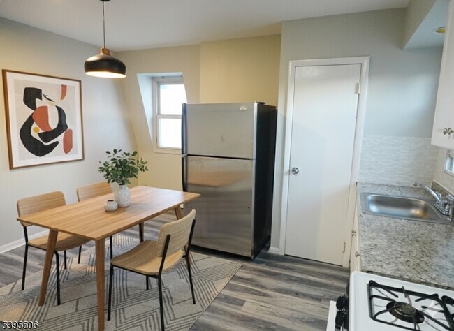 Primary Photo - 510 Morris Ave