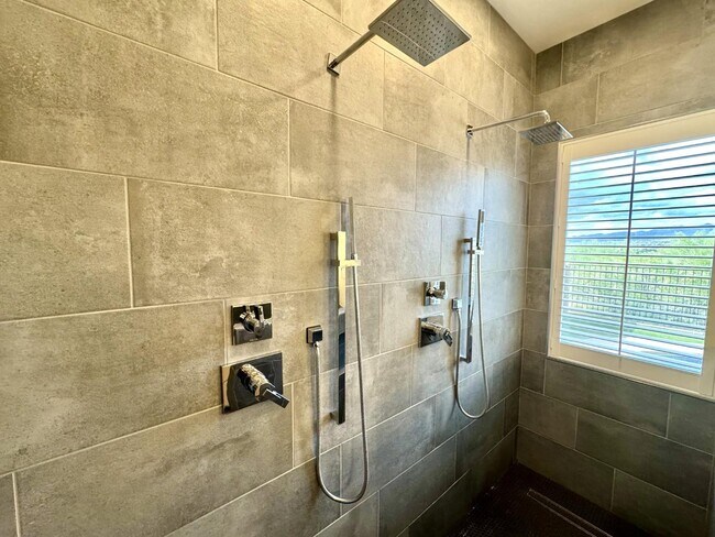 Building Photo - 13743 N High Mountain View Pl