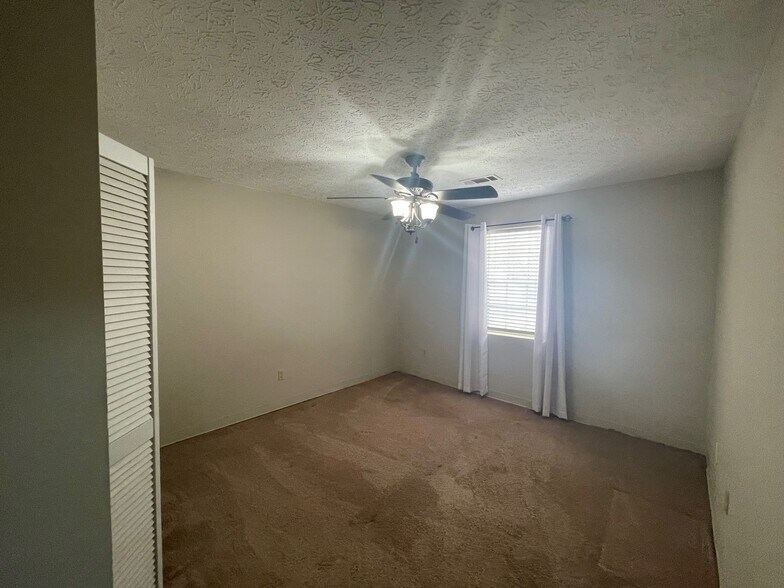 Building Photo - 68 Cedar Hill Cir