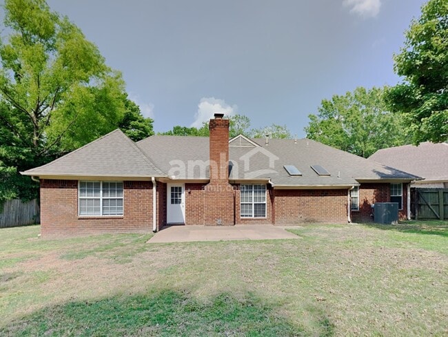 Building Photo - 6625 Laurel Valley Dr