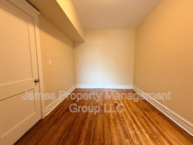 Building Photo - 3213 W Warren Blvd