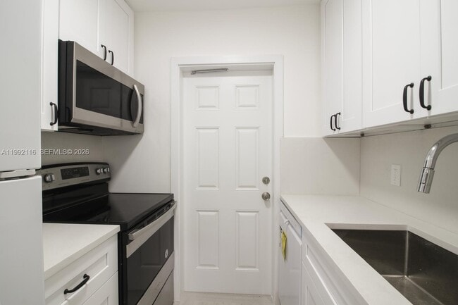 Building Photo - 1440 SE 15th St