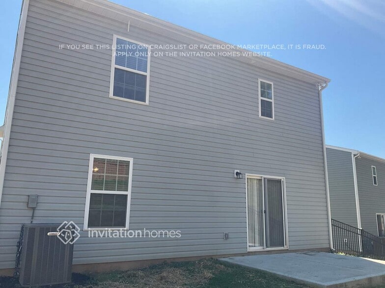 Building Photo - 121 Hazelnut Wy