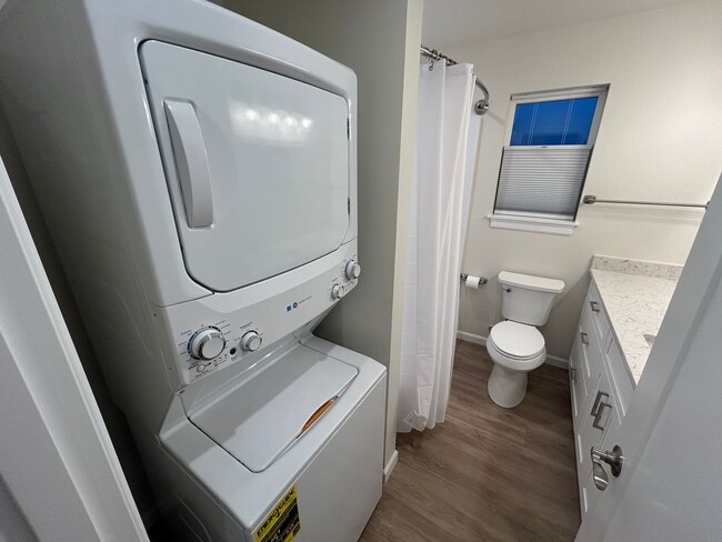 Building Photo - New build Beautiful 3bd, 2bath House in North Tacoma!