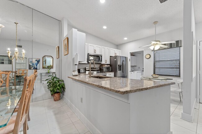 Building Photo - 6220 Kings Gate Cir