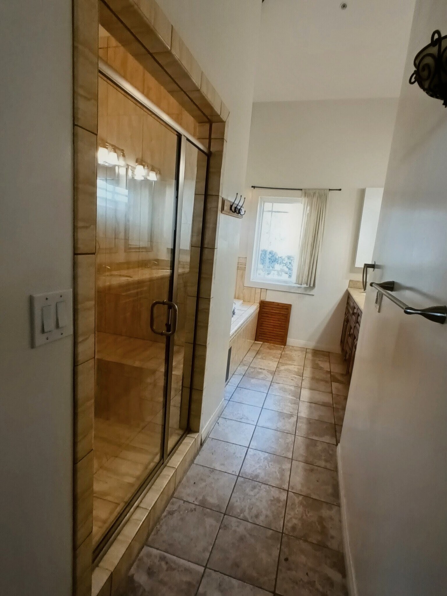 Building Photo - 1572 Silverwood Dr
