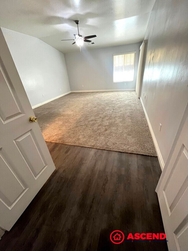 Building Photo - Beautiful 4 Bedroom Home in the Southwest!