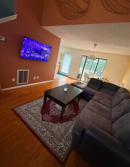 Building Photo - 505 Fostoria Ct