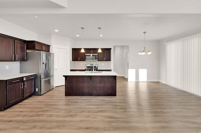 Building Photo - 106 N Midland Dr