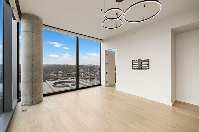Building Photo - 44 East Ave