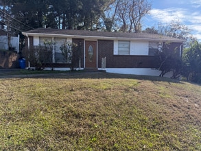 Building Photo - 106 White Oak Dr