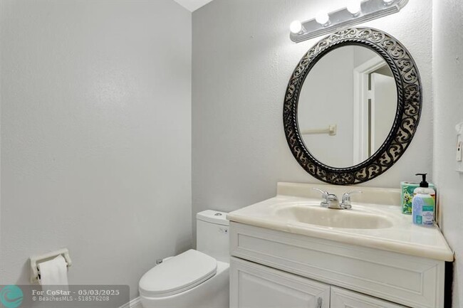 Building Photo - 3395 Carambola Cir