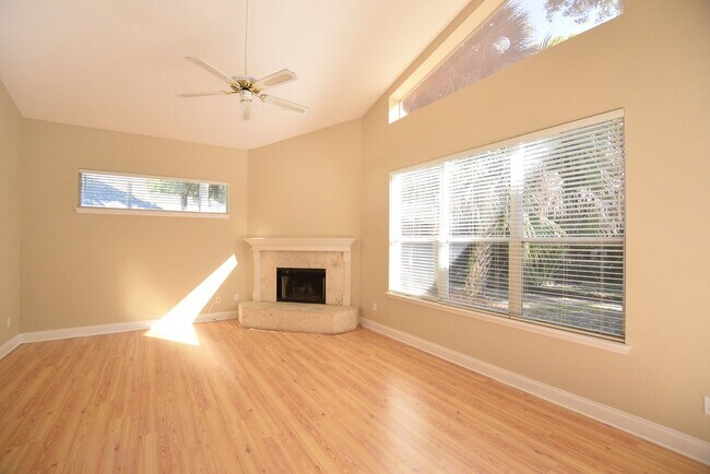 Building Photo - 5313 Lake Bluff Terrace
