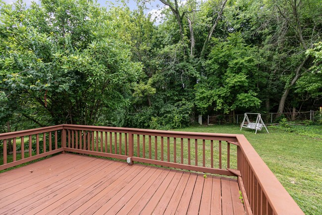 Building Photo - Stunningly Renovated 4 Bedroom 1 Bathroom ...