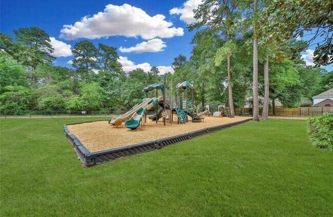 Building Photo - 12922 Lentando Dr