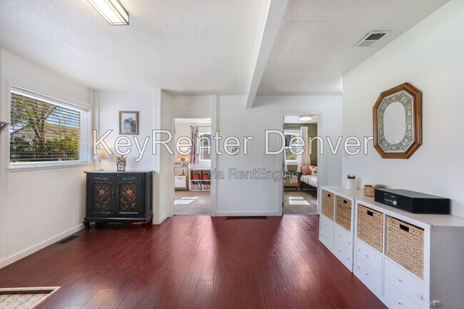 Building Photo - 11860 W Independence Ave