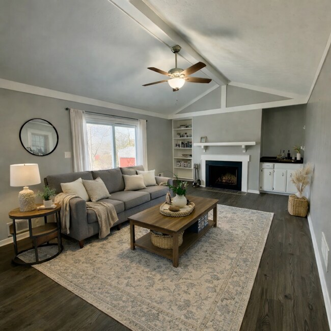 Building Photo - 3BR/2BA Home For Rent in Jtown!