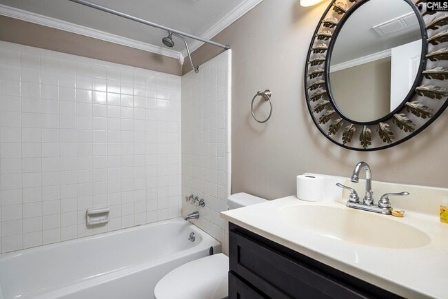 Building Photo - 251 Shoreline Dr