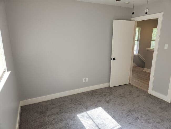 Building Photo - 20911 Walder Ct