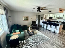 Building Photo - 16 S Shore Dr
