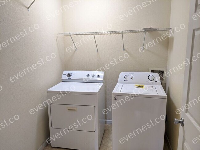 Building Photo - 5440 N Bryant St