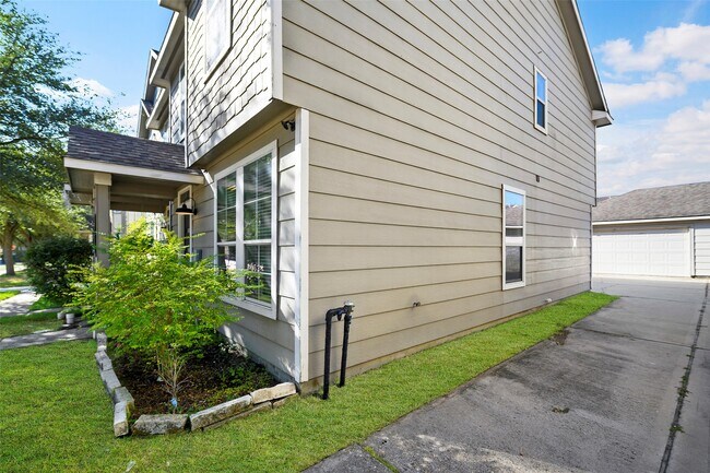 Building Photo - 9623 Gorman Brook Dr