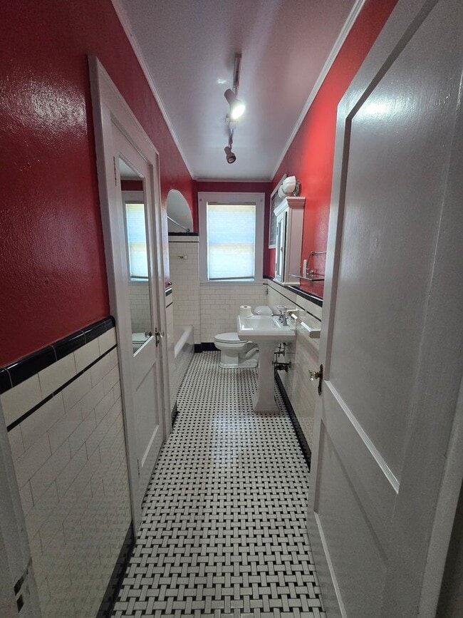 Building Photo - Oceanview 3 bedroom Cottage