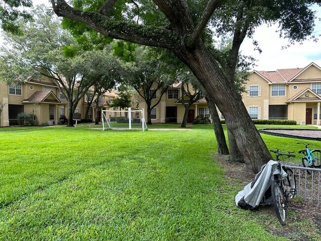 Building Photo - 862 Grand Regency Pointe