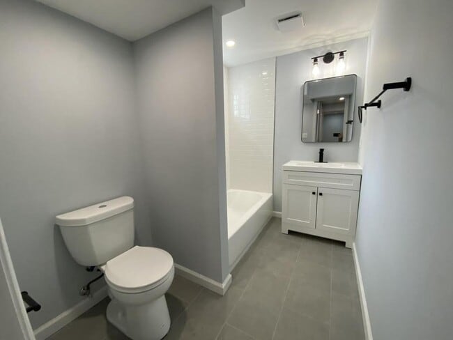 Building Photo - 3121 Rosalie Ave