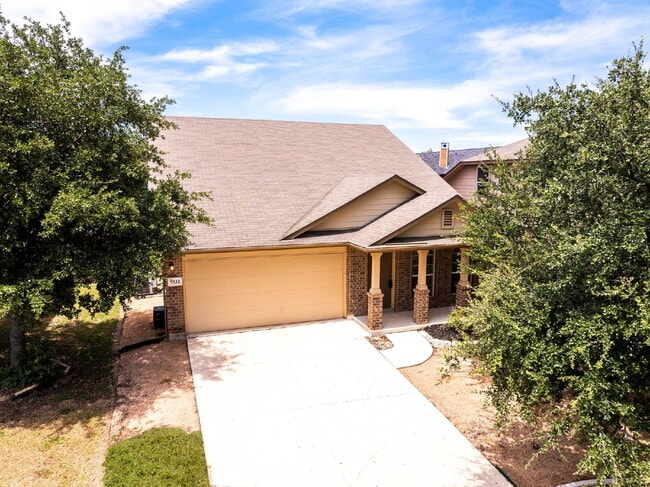 Building Photo - 1 Month Free Rent with an 18 Month Lease!!!