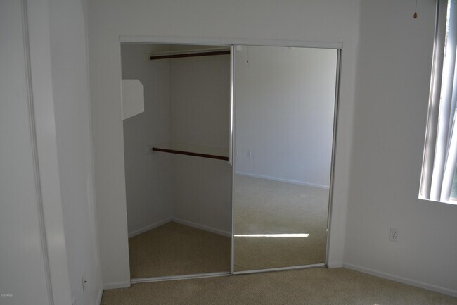 Building Photo - 1701 E Colter St