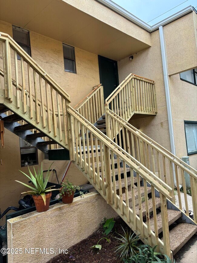 Primary Photo - 1000 3rd St