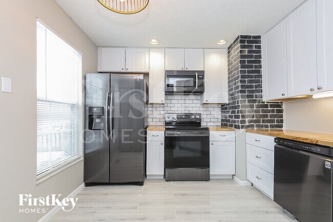 Building Photo - 7593 Sun Valley Ct