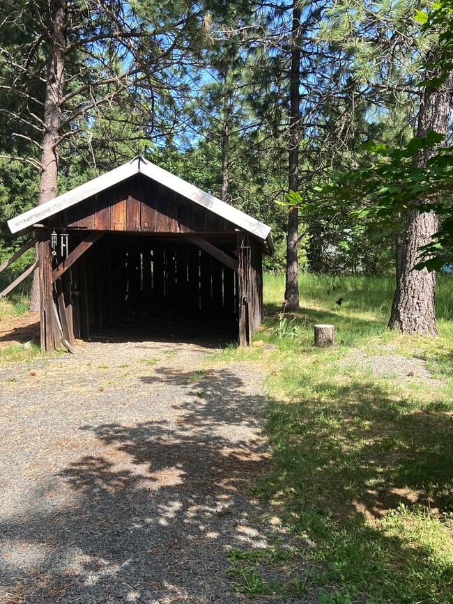 Building Photo - 3 Bedrooms | 2 Bath Home in Trout Lake, Wa...