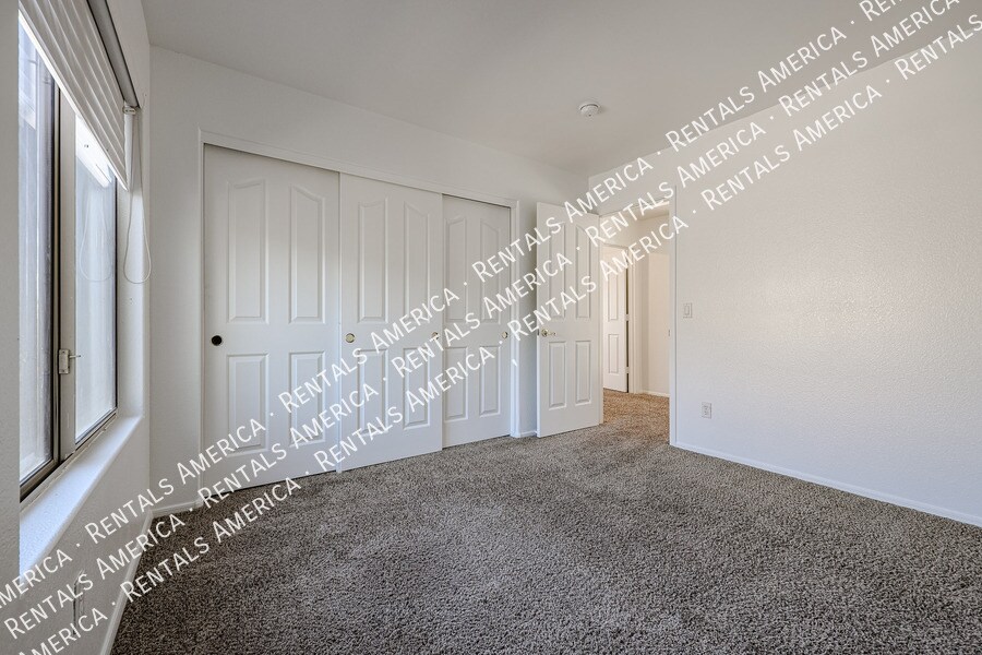 Building Photo - 33251 N Symer Dr