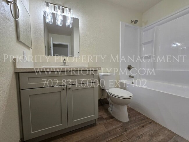 Building Photo - GORGEOUS SPRING VALLEY COTTAGE ! 3 Bed/2 B...