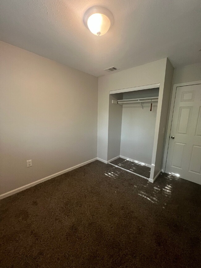 Building Photo - 4606 Avenida Prima St