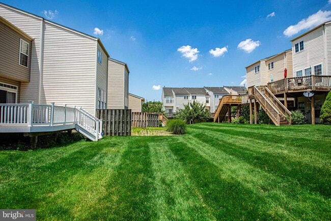 Building Photo - 9736 Morningview Cir