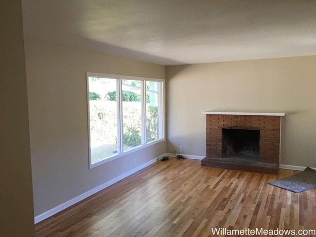 Building Photo - Charming Updated 3 Bedroom Home with A/C, Garage & Fenced Backyard in South Salem