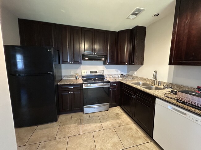 Building Photo - 3108 Tournefort St