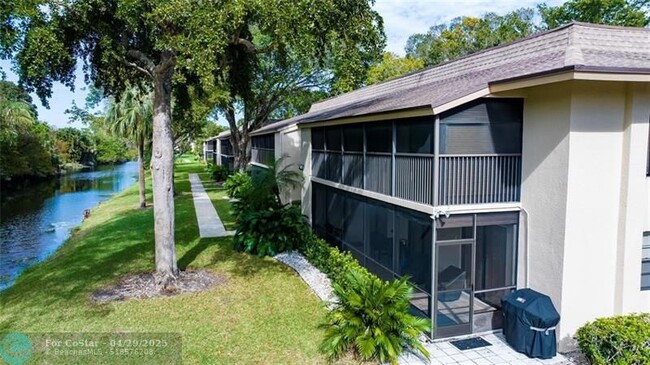 Building Photo - 147 Deer Creek Blvd