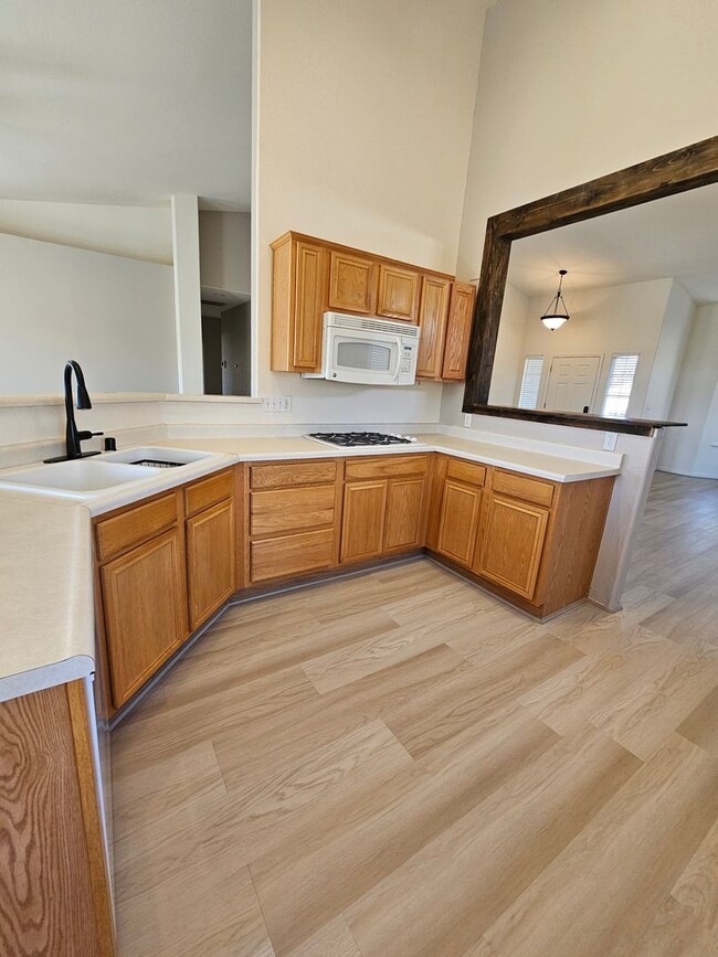 Building Photo - Cold Springs Beauty - Immaculate Newer Hom...