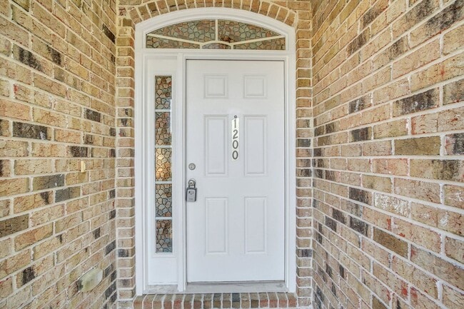 Building Photo - 1200 Peacock Trail