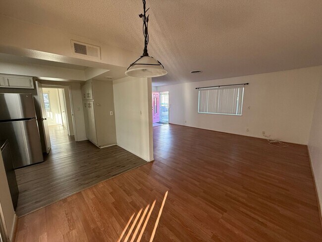 Building Photo - Cozy 2 bedroom 1 bath