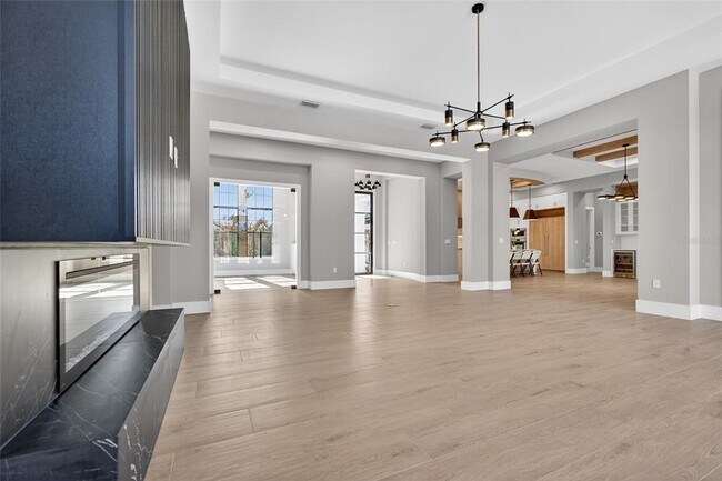 Building Photo - 16130 Pendio Dr