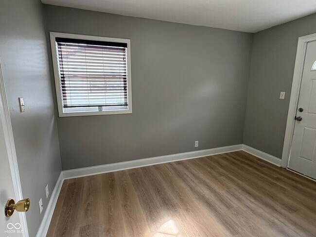 Building Photo - 8231 E 50th St