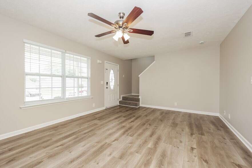 Building Photo - 8900 Ristau Ct