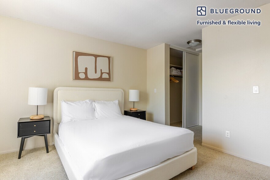 Building Photo - 43 Rock Harbor Ln