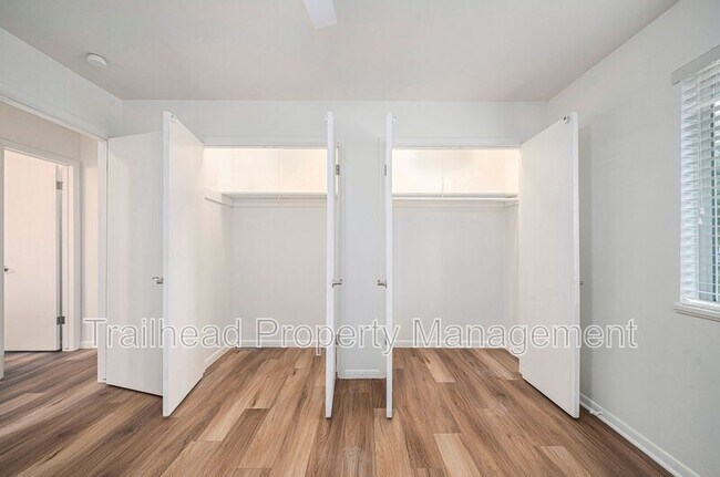 Building Photo - 7801 W 83rd St