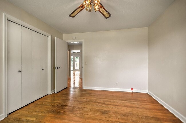 Building Photo - 1808 Sherwood Pl